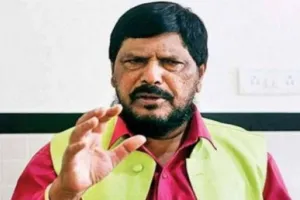 नवनीत राणा दलित हैं, एमवीए सरकार ने राजनीतिक प्रतिशोध के साथ काम किया : रामदास अठावले