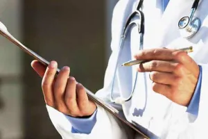 बरेली: जिले में डाक्टरों की कमी, चार एसीएमओ दे रहे प्रशासनिक सेवाएं