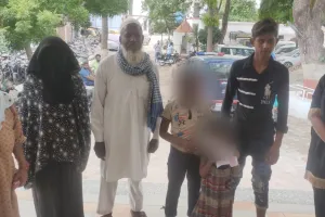 बरेली: सेटेलाइट बस अड्डे पर मिलीं दो बच्चियाें को परिजनों को सौंपा