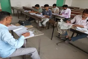 UP Board 2022 : ढाई लाख उत्तर पुस्तिकाओं का मूल्यांकन बाकी, बड़ी संख्या में शिक्षक गायब