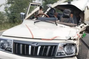 बहराइच: अलग-अलग  इलाकों में हुआ भीषण सड़क हादसा, स्टॉफ नर्स समेत तीन की मौत