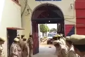 जल निगम भर्ती घोटाला: सीतापुर जेल से लखनऊ लाए गए आजम खान, सीबीआई कोर्ट में हुई पेशी, नहीं हुए आरोप तय