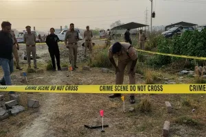 कानपुर: पुलिस और गो तस्करों के बीच हुई मुठभेड़, दो को लगी गोली, असलहे बरामद