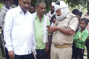 बहराइच: हिरण पर आवारा कुत्तों ने किया हमला, मौके पर हुई मौत, वन कर्मियों ने पोस्टमार्टम के बाद शव को दफनाया