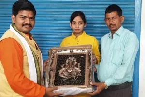 रायबरेली:  ITI परीक्षा में प्रदेश स्तर पर अपनी प्रतिभा का परचम लहराने वाली बेटी को किया गया सम्मानित