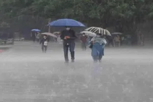 आईएमडी ने केरल में एर्नाकुलम, इडुक्की जिलों के लिए जारी किया रेड अलर्ट