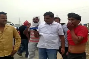 बुलंदशहर: युवक ने महिला पर कसी फब्तियां, दो पक्षों में मचा बवाल, चले लाठी डंडे और हुई फायरिंग