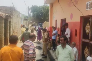 बदायूं: पत्नी को जंगल में प्रेमी के साथ गुलछर्रे उड़ाते पकड़ा तो जान बचाना हुई मुश्किल