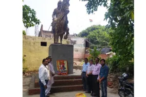 बरेली: महाराणा प्रताप की मूर्ति पर माल्यार्पण कर उन्हें याद किया