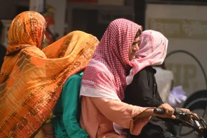 बरेली: तपा रही धूप और झुलसा रही गर्म हवा