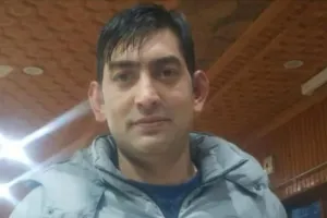 बडगाम में आतंकियों ने कश्मीरी पंडित को ऑफिस में घुसकर मारी गोली, इलाज के दौरान मौत