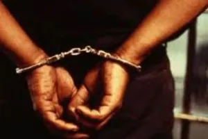 पंजाब: हेरोइन, अफीम के साथ एक कार सवार गिरफ्तार