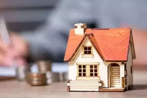 बरेली: उप रोकड़िया की संपत्ति में सिर्फ मकान और 3.05 करोड़ वसूलने हैं