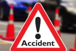 बरेली: लोक निर्माण विभाग की लापरवाही के कारण पलटी कार, एक ही परिवार के पांच लोग घायल, एक की हालत गंभीर