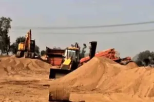 बरेली: दरोगा ने खनन की शिकायत करने वाले की जान आफत में डाली