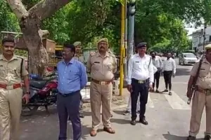 शाहजहांपुर: सीएम योगी का फरमान तो अवैध पार्किंग हटाने दौड़े अफसर