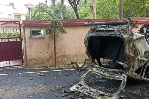 समस्तीपुर में सड़क दुर्घटना में हुई छात्र की मौत पर मचा बवाल, कृषि विश्वविद्यालय में तोड़फोड़