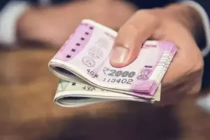 बरेली: सेवानिवृत वरिष्ठ लिपिक का पांच साल से नहीं मिला बकाया वेतन