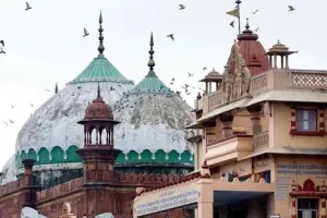 श्रीकृष्ण जन्मभूमि-ईदगाह विवाद मामला: एक शख्स ने किया भगवान कृष्ण के वंशज होने का दावा, पहुंच गया कोर्ट 