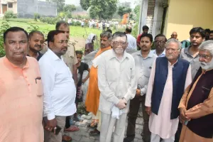 बरेली: महंत कमल नयन दास के अंतिम दर्शन को उमड़ी भक्तों की भीड़