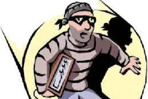 हल्द्वानी: मुखानी में चोरों ने तोड़ा शोरूम का ताला, 10 लाख का माल उड़ाया