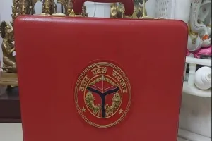 UP Budget 2022 : सत्तापक्ष को आया पसंद और विपक्षी बोले, धोखा है भाई धोखा