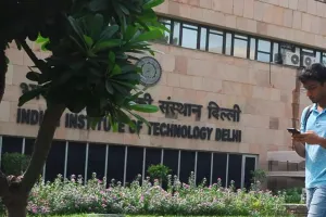 अब आईआईटी जेईई परीक्षा विदेशों में भी होगी आयोजित, जानें क्या है सरकार की प्लानिंग
