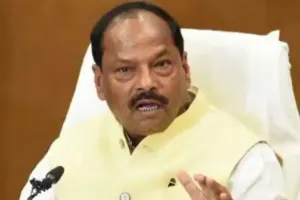 संसाधन लूटने वाली सरकार जजिया कर थोप रही है लोगों पर: रघुवर दास