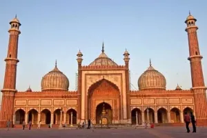 हिंदू महासभा ने दिल्ली की जामा मस्जिद के नीचे मूर्तियां होने का किया दावा, पीएम मोदी को पत्र लिखकर की सर्वे की मांग