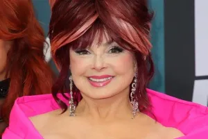 ग्रैमी अवार्ड विनर अमेरिकन सिंगर नाओमी जुड ने दुनिया को कहा अलविदा, 76 साल की उम्र में ली अंतिम सांस