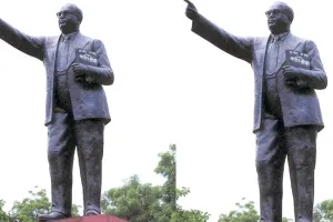 अयोध्या: रायगंज स्थित पार्क में लगी प्रतिमा हुई खंडित, कराई गई नई प्रतिमा स्थापित