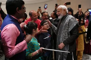 PM Modi In Germany : ‘तेरे लिए जिएंगे, तेरे लिए मरेंगे…’ कविता सुनाता रहा बच्चा, चुटकी बजाते रहे पीएम मोदी