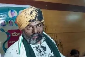 बेंगलुरु में किसान नेता राकेश टिकैत पर फेंकी गई स्याही, प्रेस कॉन्फ्रेंस में हंगामा और मारपीट