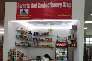 बरेली: एयरपोर्ट के स्वीट्स एवं कन्फेक्शनरी स्टोर का लाइसेंस निरस्त