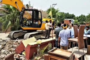 रामपुर: सपा नेता के रिसॉर्ट पर चला एनएचएआई का बुलडोजर