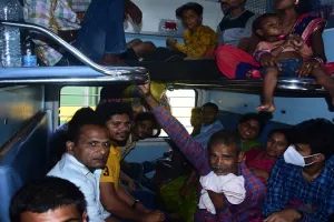 मुरादाबाद: प्रमुख ट्रेनों में सामान्य टिकट… ढूंढ़ते ही रह जाओगे