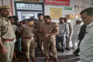 मुरादाबाद: ट्रक ने ई-रिक्शे में बैठे युवक को रौंदा, मौके पर मौत