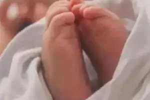 लखनऊ: स्कूल की पानी की टंकी में मिला मासूम बच्ची का शव, पैर में बंधे थे ईंट