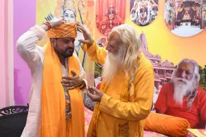 राज ठाकरे की अयोध्या यात्रा से पहले सांसद बृजभूषण ने साधु-संतों से मुलाकात कर मांगा समर्थन, उत्तर भारतीयों से की यह बड़ी अपील