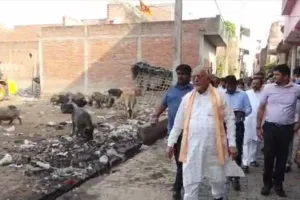 हरदोई: गंदगी देख मंत्री का पारा हुआ हाई, बोले- अस्पताल है या कूड़ादान