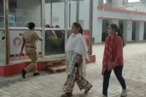 रायबरेली: दिनदहाड़े महिला दरोगा से पांच लाख की लूट, बाइक सवार लुटेरों ने दिया घटना को अंजाम