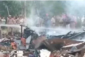 सहारनपुर में बड़ा हादसा: पटाखा फैक्ट्री में विस्फोट, दो चचेरे भाइयों समेत चार की मौत, कई लापता