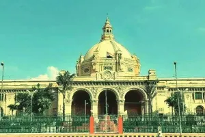 यूपी: राज्यपाल के अभिभाषण के बीच विधान भवन की बिजली हो गई गुल, इंजीनियर समेत 3 सस्पेंड, एक बर्खास्त