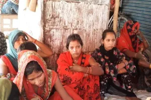 सीतापुर: रहस्यमय बीमारी से एक ही परिवार के दो बुजुर्गों की मौत, 10 दिनो में आधा दर्जन मौतों से गांव में दहशत