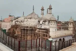 ज्ञानवापी मामले में आया नया मोड़, सर्वे की रिपोर्ट हुई लीक, वीडियो हुआ वायरल, हिन्दू पक्ष के वकील ने झाड़ा पल्ला, कही यह बड़ी बात