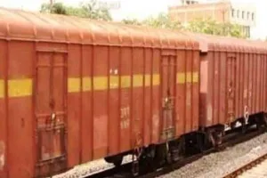 जौनपुर: महिला ने मासूम संग मालगाड़ी के सामने लगाई छलांग, मां-बेटी की मौत