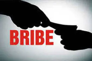 मथुरा: बेसिक शिक्षा विभाग का लेखाकार रिश्वत लेते रंगेहाथ गिरफ्तार