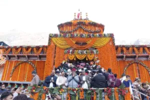 उत्तराखंड चारधाम यात्रा 2022: बद्रीविशाल के जयकारों से गूंजा धाम, खुल गए बद्रीनाथ के कपाट