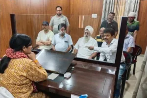 हल्द्वानी: बोले व्यापारी- पार्किंग शुल्क लगाने से टीपी नगर का कारोबार हो जाएगा चौपट, मदद कीजिए सिटी मजिस्ट्रेट मैडम