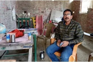 बहराइच : खंड शिक्षा अधिकारी ने बिना मान्यता के संचालित स्कूलों का किया निरीक्षण, मचा हड़ंकप